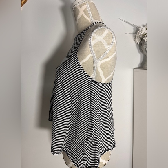 Striped summer tank brand new - Picture 2 of 6